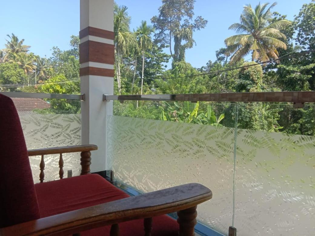 Dayout Regency Alappuzha Экстерьер фото